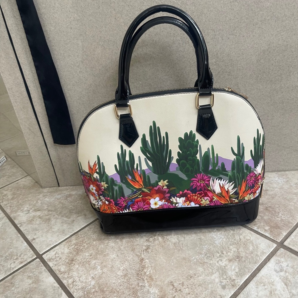 Frida Kahlo Dome Satchel Bag and Matching Coin Pouch Black Patent Cream Floral - Picture 2 of 12
